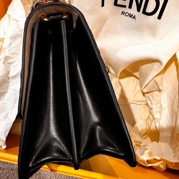 Brand New Fendi Kan U Small/Medium sized Chain Shoulder/Crossbody/Tote Bag - Picture 4 of 9